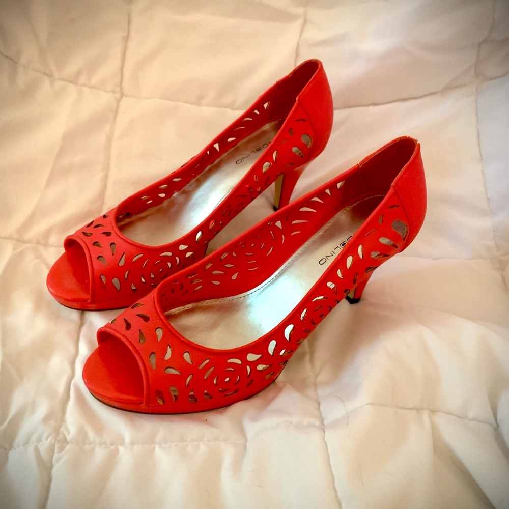 Elegant Red Peep-Toe Heels with Floral Cut-Out Design